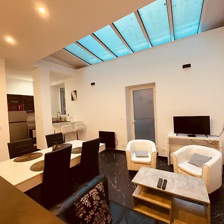 Luxe Cache Balneo Et Sauna Prives - 372 Apartment *