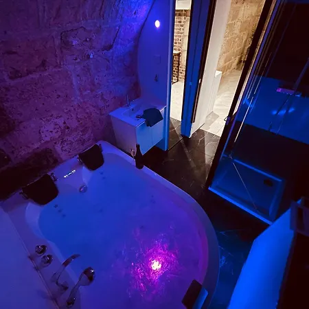 Luxe Cache Balneo Et Sauna Prives - 372 Apartment *