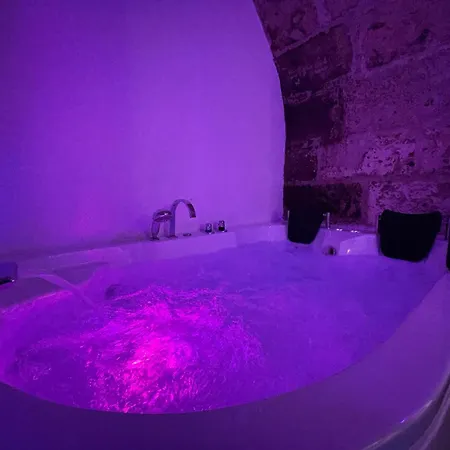 Luxe Cache Balneo Et Sauna Prives - 372 * Руан