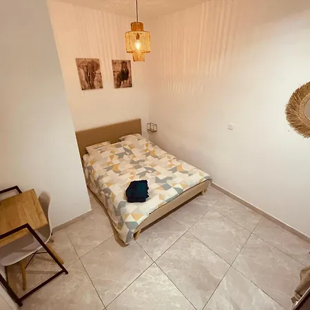Апартаменты Luxe Cache Balneo Et Sauna Prives - 372 Руан