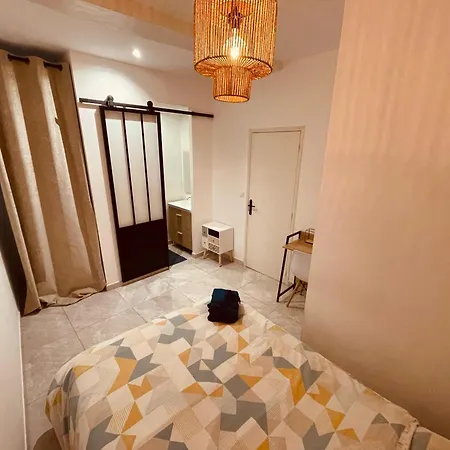 Luxe Cache Balneo Et Sauna Prives - 372 Руан
